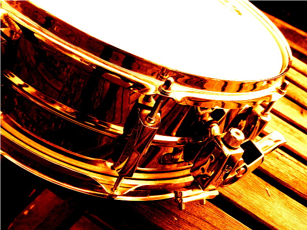 caisse claire en métal