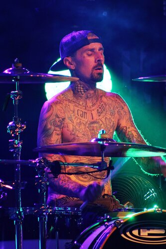 Travis Barker lors d'un concert de Blink-182 en 2016