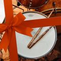 Trouver un cadeau original pour un batteur