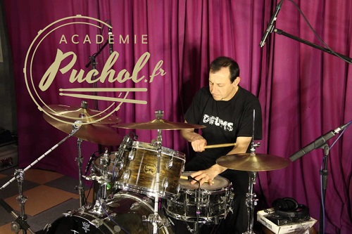 Serge Puchol donne des cours de batterie en ligne